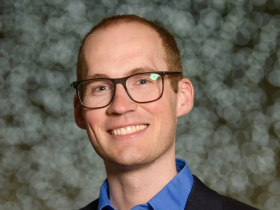 Dr Travis Swyer